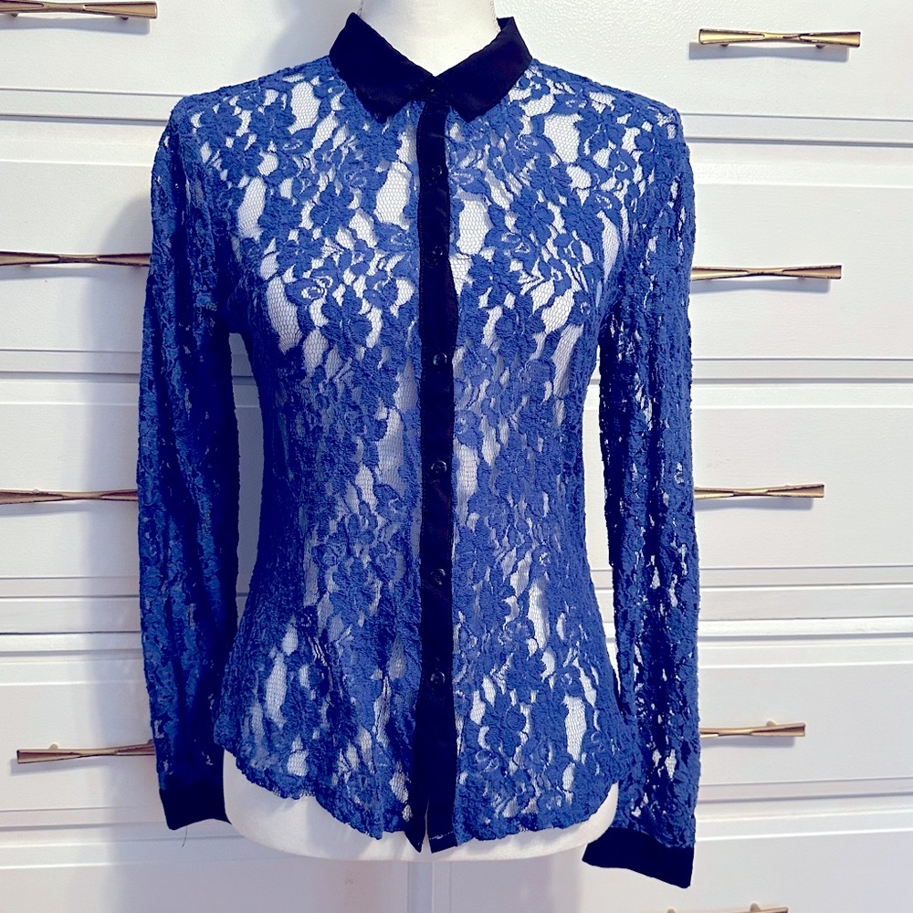 Ali & Kris Blue Lace Long Sleeve Blouse w/ Black Collar, Buttons & Cuffs-Size L